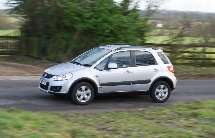  Suzuki SX4-A X-Over 2011 года  (фото 12 из 14)